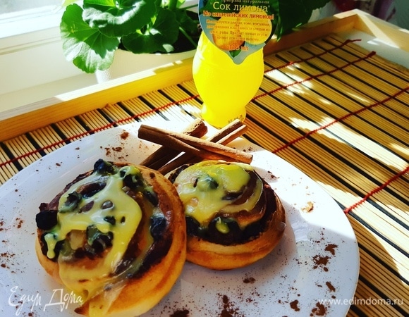 Улитки с изюмом и лимонной глазурью