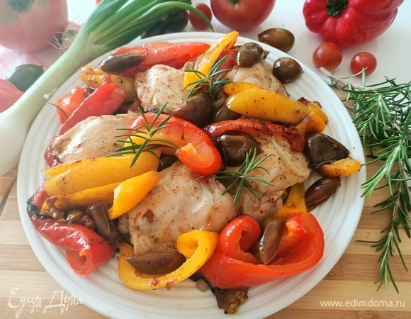 Куриные бедра с болгарским перцем Куриные бедра с болгарским перцем