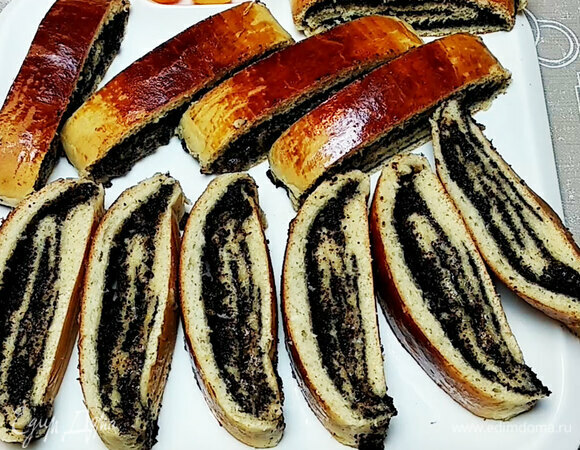 Рулет с сочной маковой начинкой  