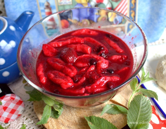 Ленивые вареники в ягодном соусе Ленивые вареники в ягодном соусе