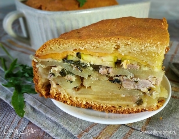 Домашний пирог с мясом и сыром