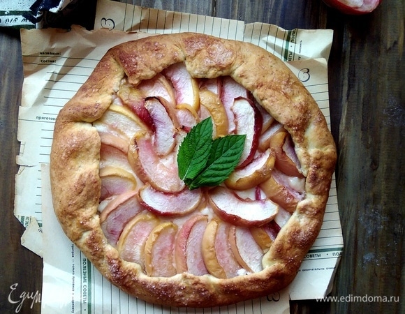 Галета с персиками и тимьяном