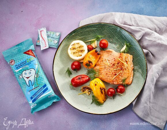 Стейк семги, запеченный на гриле