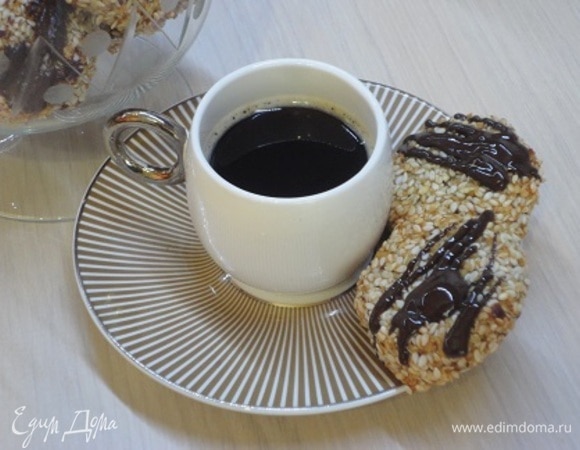 Кунжутно-кокосовое печенье с финиками