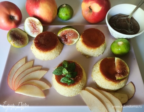 Яблочно-карамельный десерт с инжирным соусом