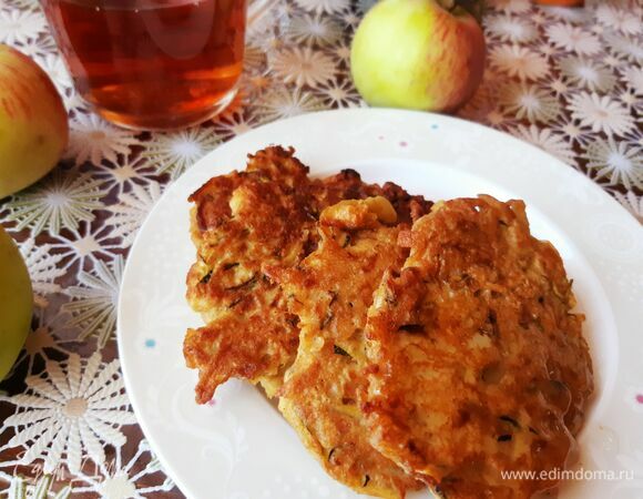 Оладьи из кабачков и яблок