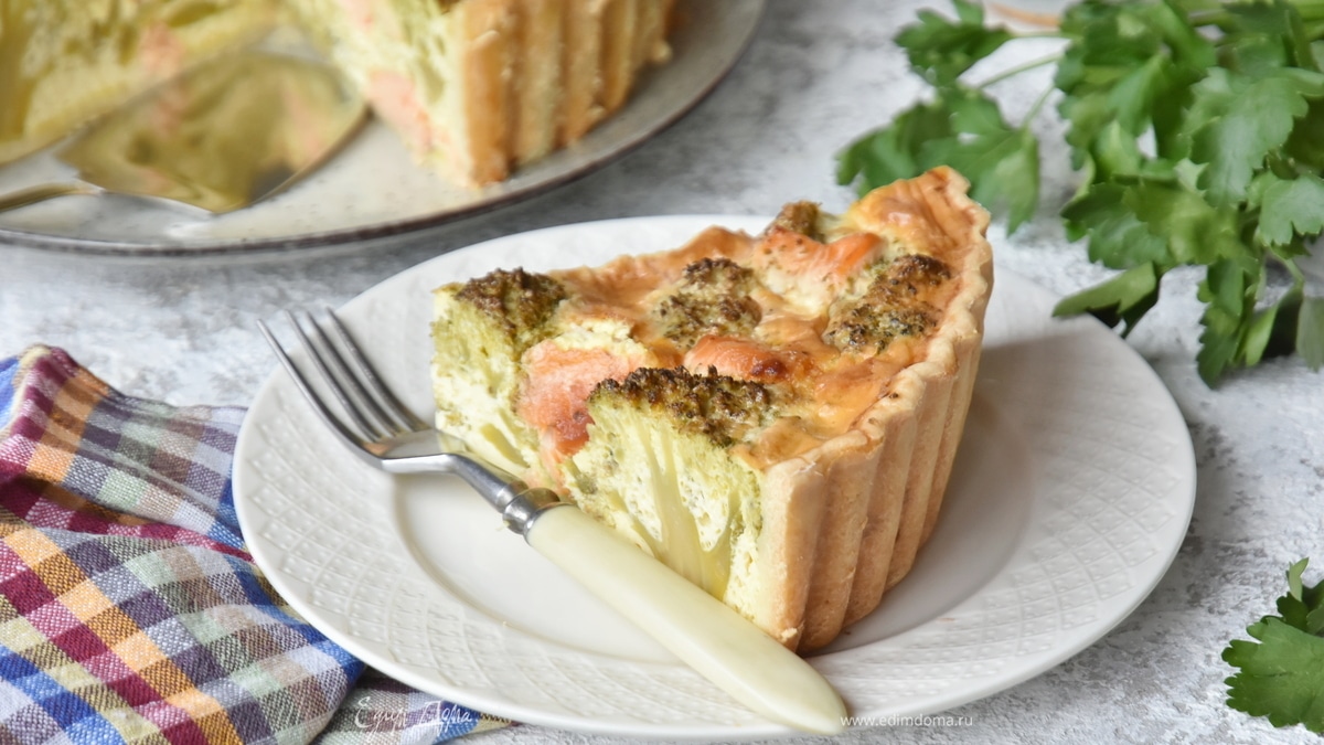 Киш с рыбой и брокколи
