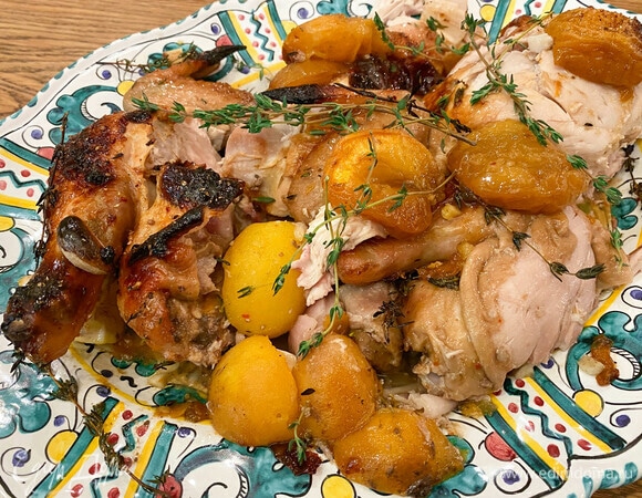 Цыпленок в маринаде, запеченный с абрикосами 