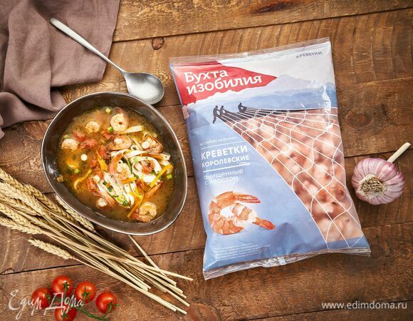 Суп с креветками и яичной лапшой Суп с креветками и яичной лапшой