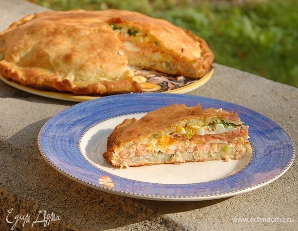 Кулебяка с семгой, рисом и яйцами Кулебяка с семгой, рисом и яйцами