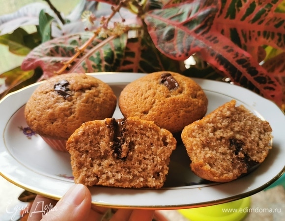 Банановые маффины с шоколадом