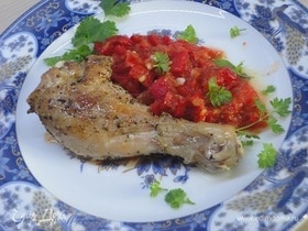 Курица с соусом из помидоров и перца