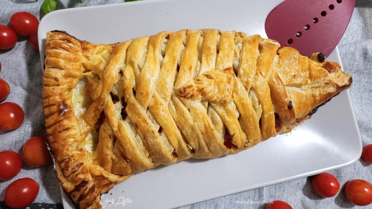 Рыбное филе с овощами в слоеном тесте