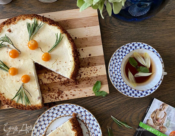 Чизкейк осенний с физалисом Чизкейк осенний с физалисом