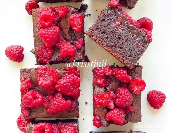 Брауни с малиной
