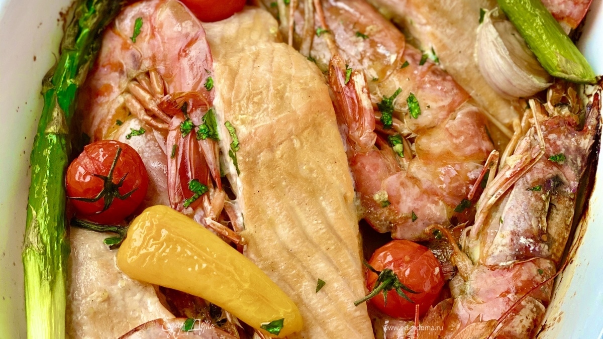 Запеченная семга с лангустинами