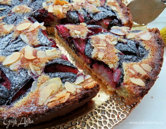 Тарт со сливами и франжипаном