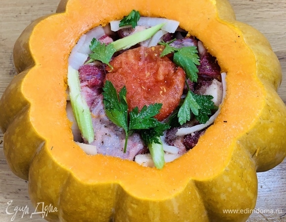 Говяжьи ребра, томленные в тыкве