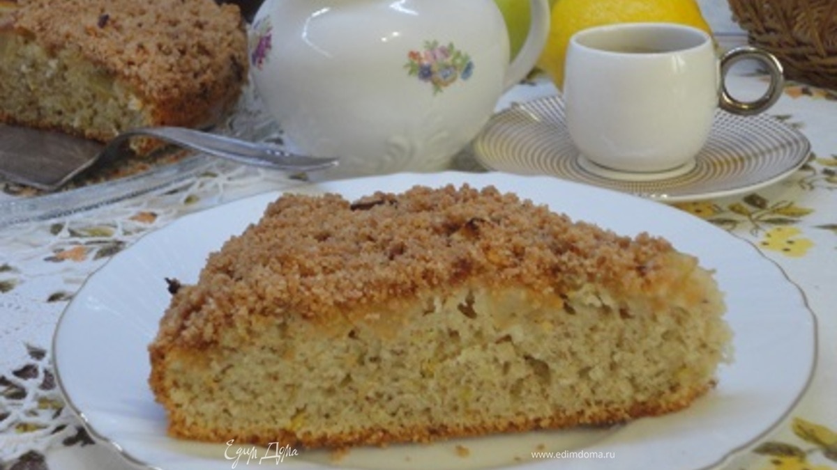 Яблочный пирог на газированной воде со штрейзелем