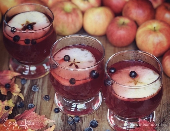 Компот из яблок и черной смородины Компот из яблок и черной смородины