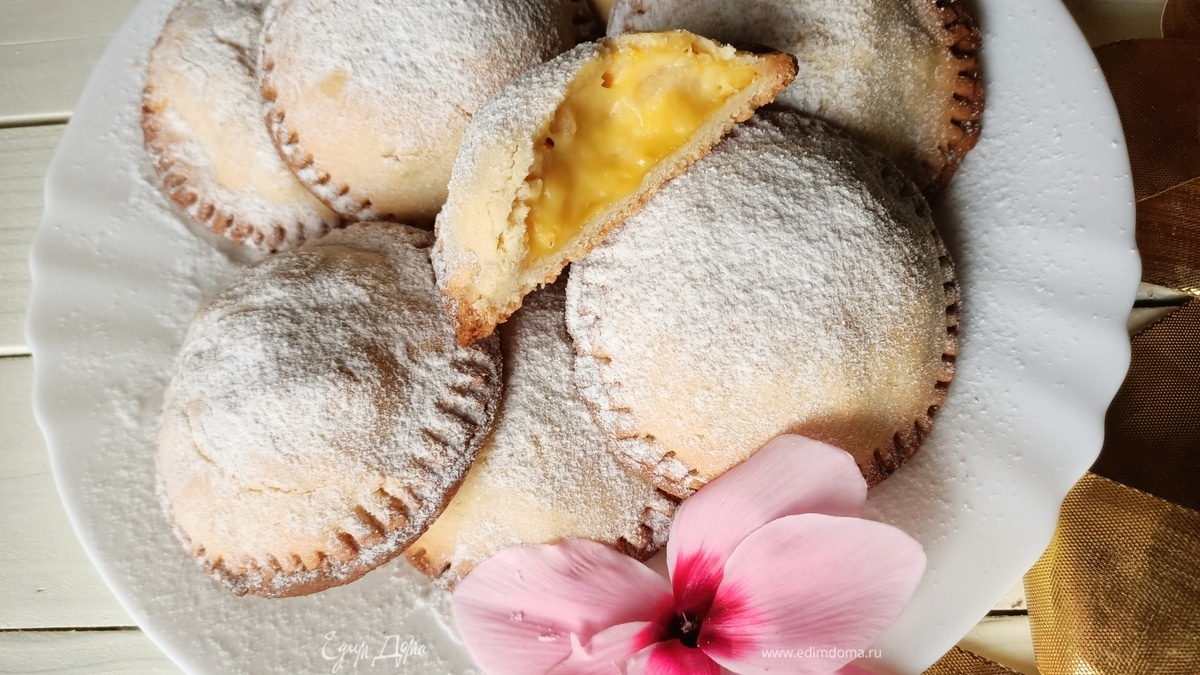 Печенье с заварным кремом и яблоками