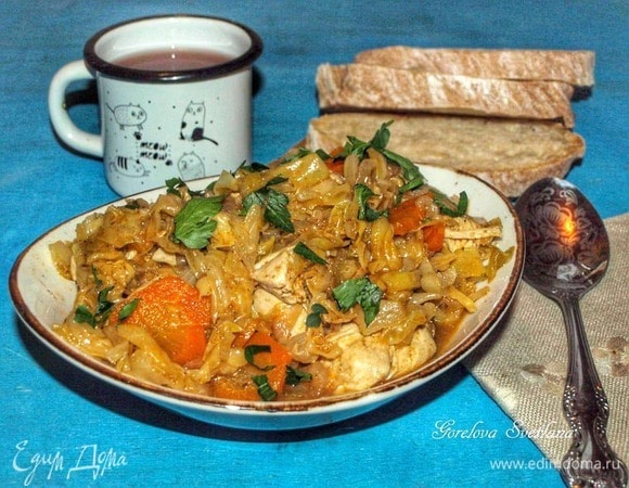 Индейка, томленная с капустой Индейка, томленная с капустой