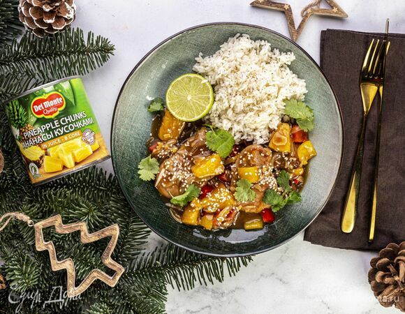 Свинина с ананасами и овощами в азиатском стиле 