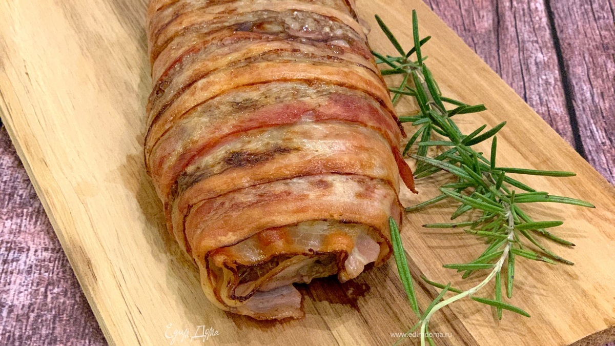 Мясной рулет в беконе