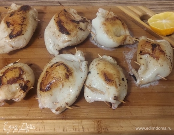 Кальмары, фаршированные креветками и гребешками Кальмары, фаршированные креветками и гребешками