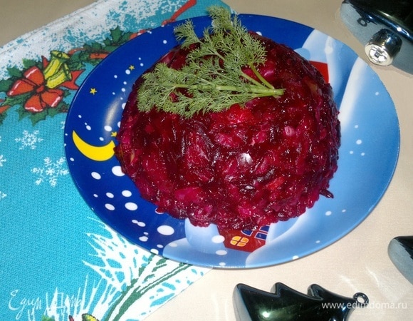 Салат из свеклы с соленьями