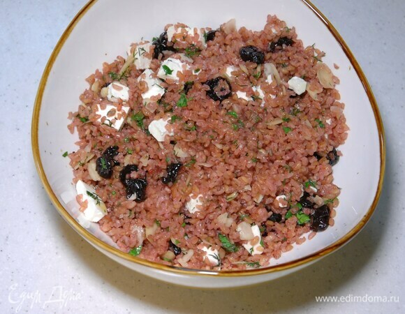 Булгур с гранатом, вишней и миндалем