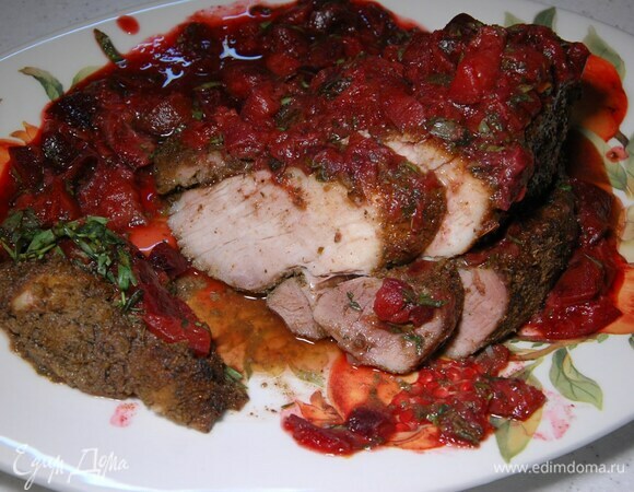 Окорок, запеченный в пиве, под сливовым соусом Окорок, запеченный в пиве, под сливовым соусом