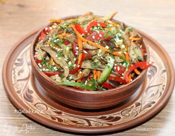 Пряные баклажаны с яйцом и овощами Пряные баклажаны с яйцом и овощами