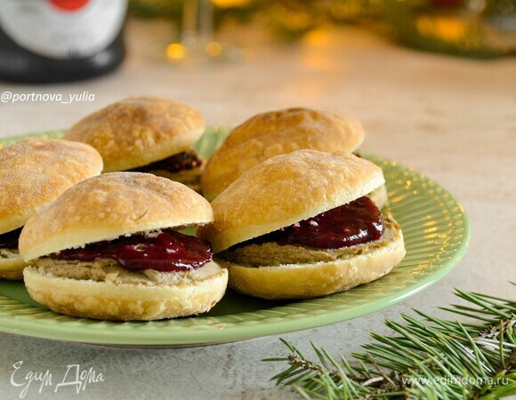 «Ракушки» с паштетом и клюквенным джемом