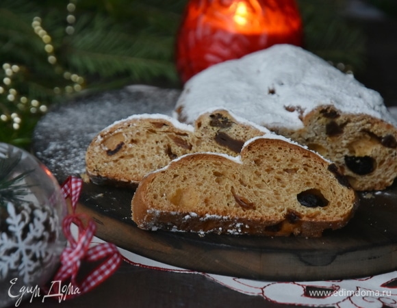 Рождественский дрожжевой штоллен 