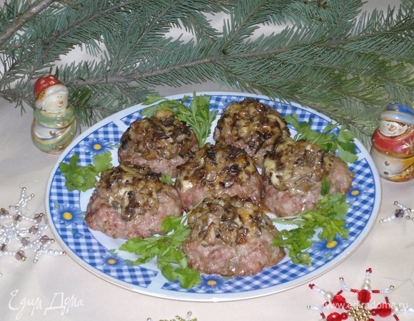 Мясные биточки с грибами