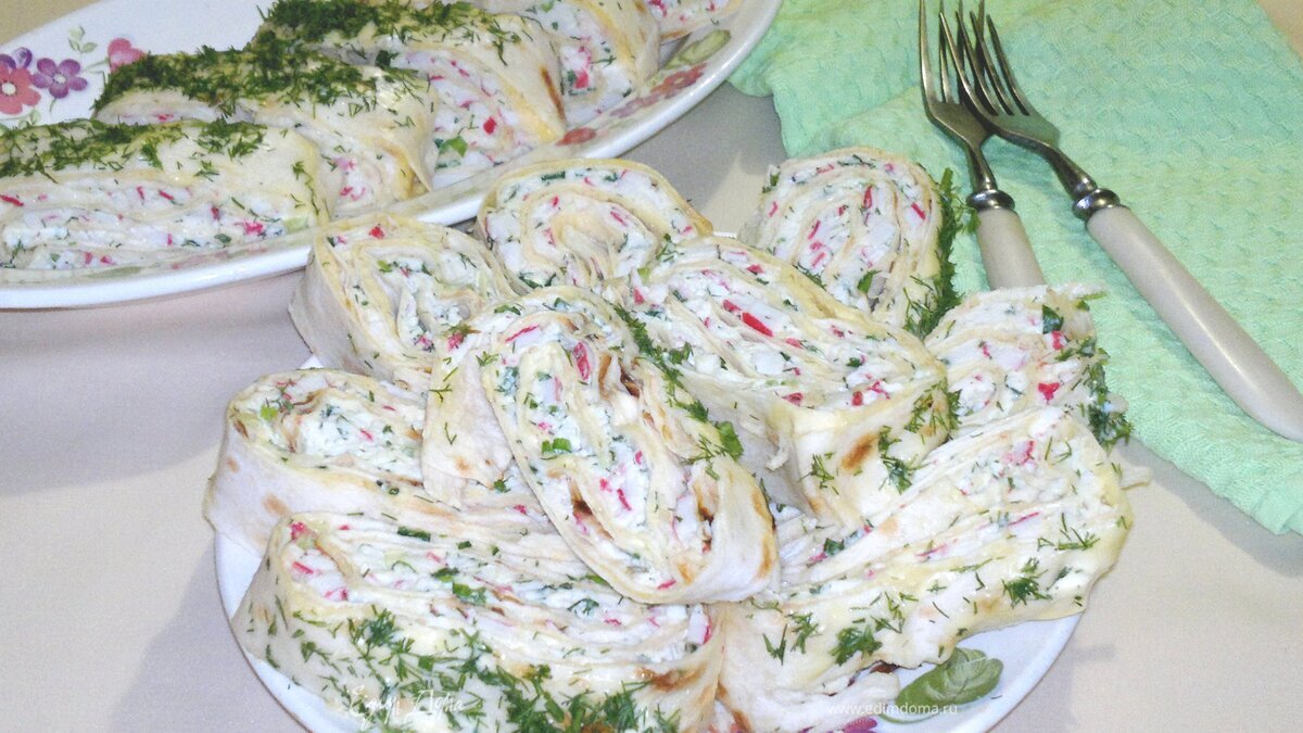 Закусочный рулет из лаваша