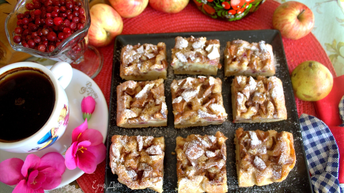 Пирог с яблоками и грушами