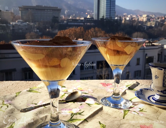 Нежный десерт с манго