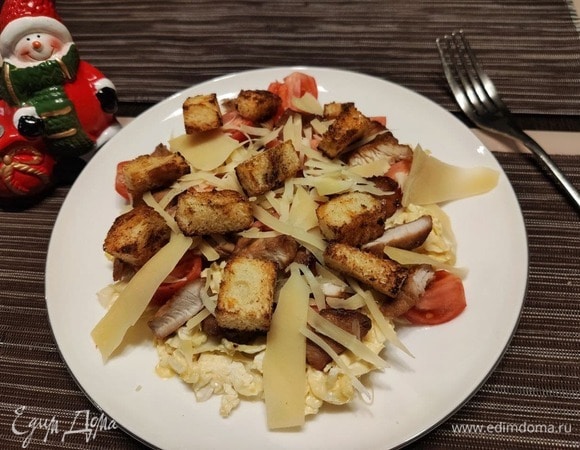 Салат «Цезарь» с пекинской капустой