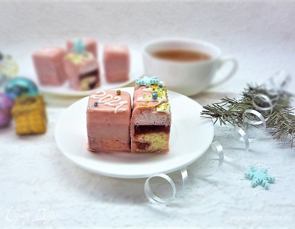 Нарезное пирожное «Клубника-пломбир»