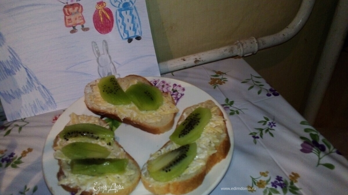 Бутерброды с сыром и киви