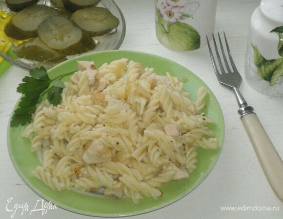 Макароны с курицей