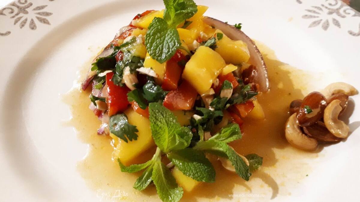 Тайский салат из манго