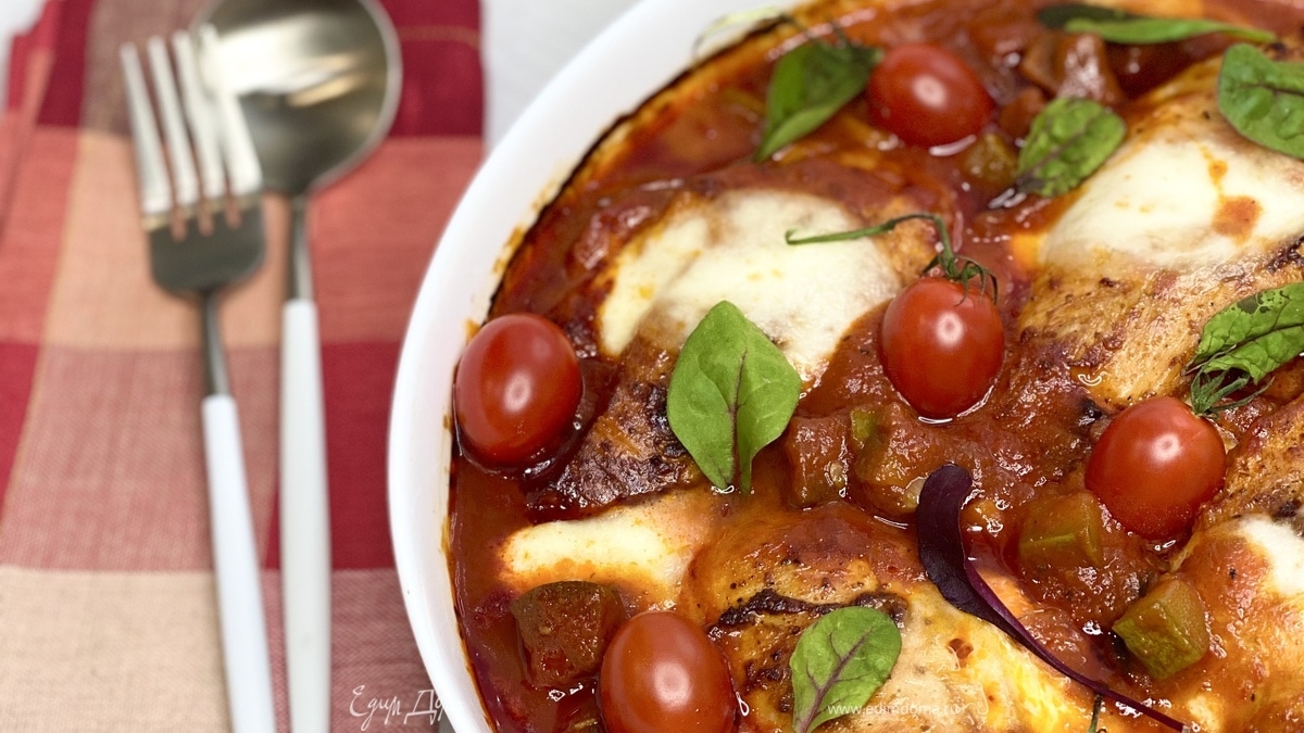 Куриные грудки в овощном соусе