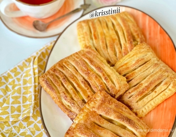 Слойки с ананасом