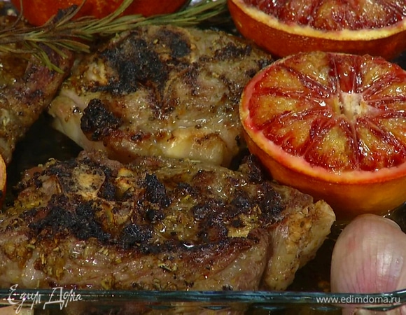Ягнятина, запеченная с красными апельсинами