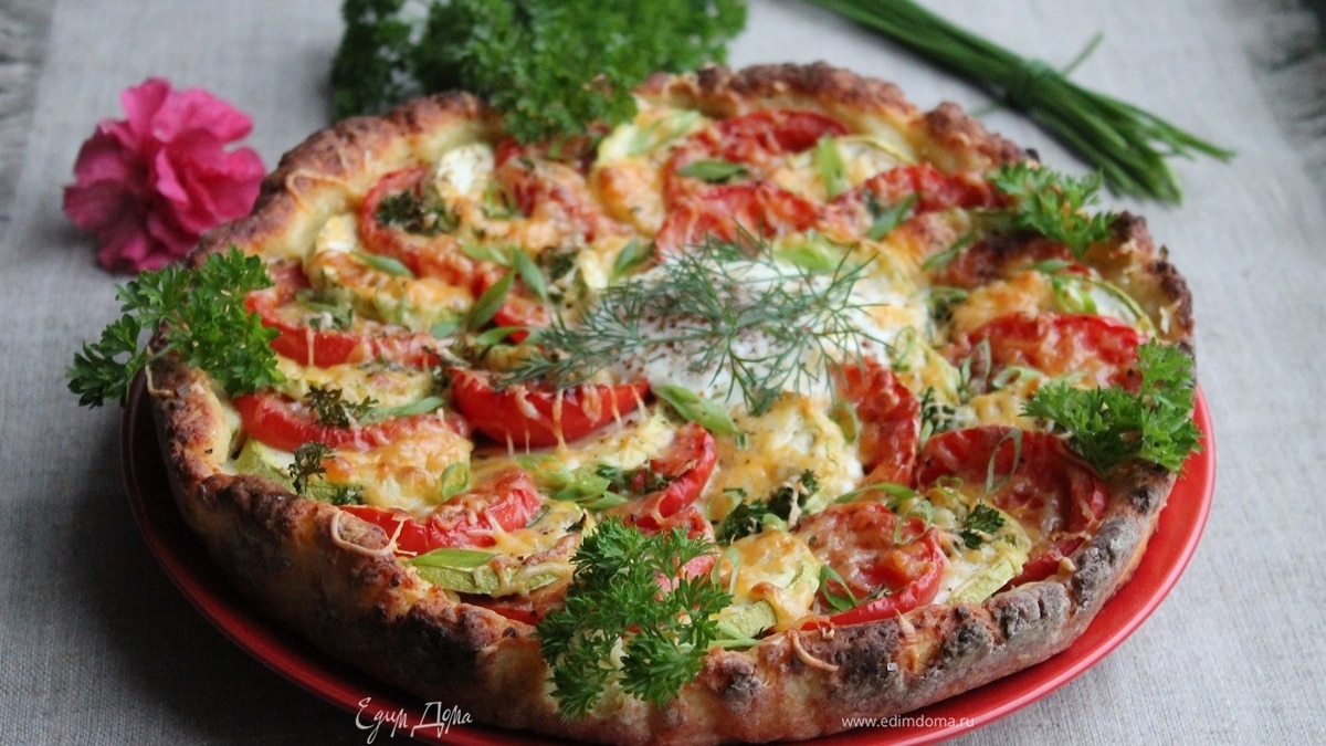 Открытый пирог с пшеном и овощами