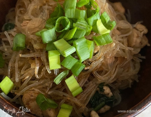 Фунчоза с курицей и шампиньонами Фунчоза с курицей и шампиньонами