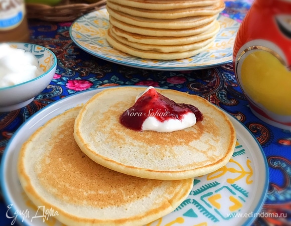 Пухлые блины на яблочном пюре